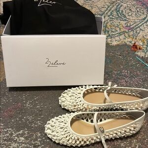 22eleve White Woven Women's Flats